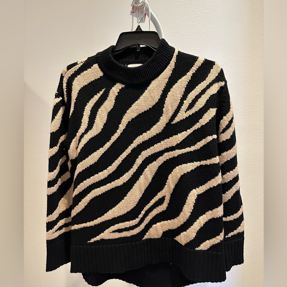 SOLD!! Tuckernuck Zebra Print Sweater. M/L. Excellent preloved.
